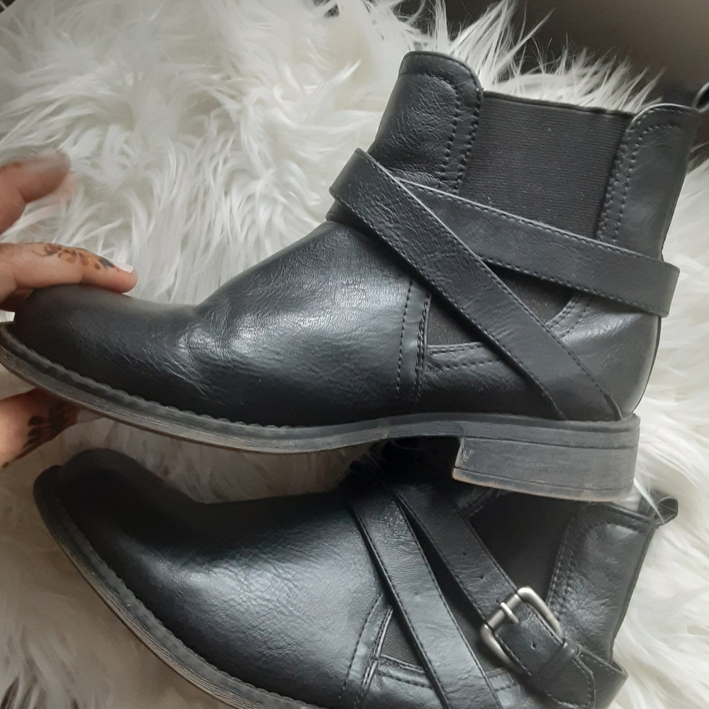 Call it Spring Booties - Picture 4 of 6